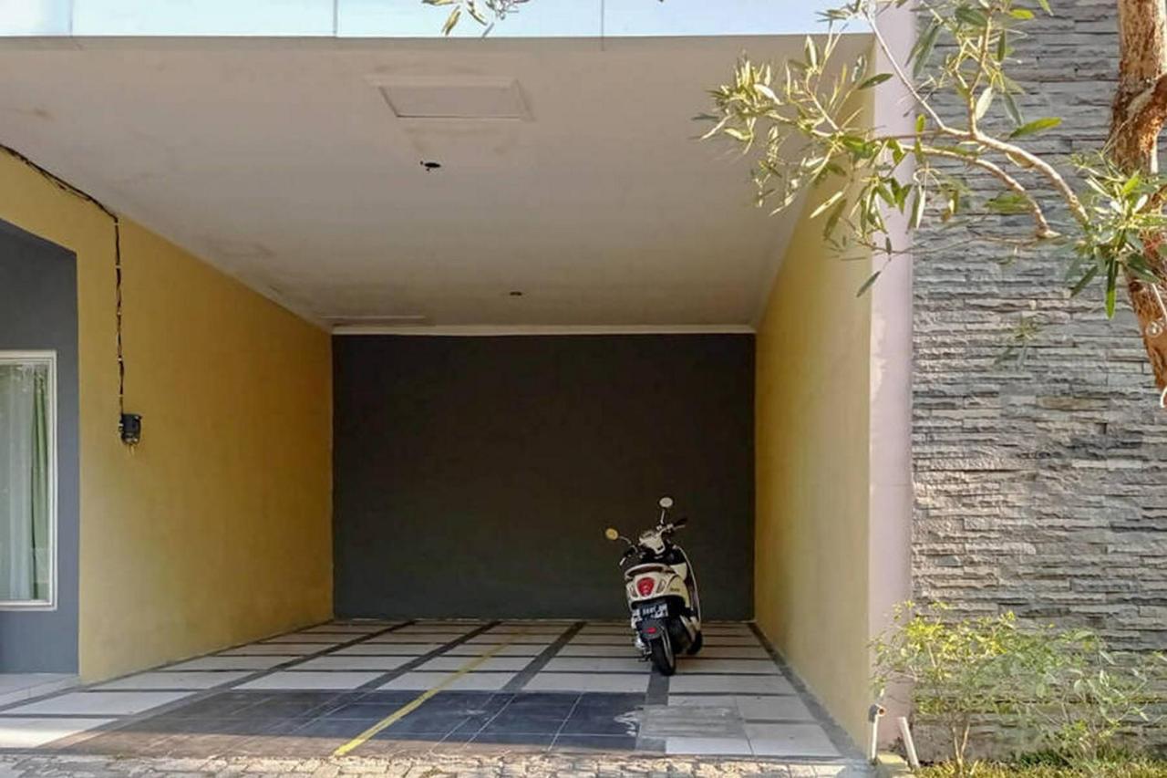 Rama Shinta Homestay Near Gembira Loka Zoo Redpartner Yogyakarta Exteriör bild